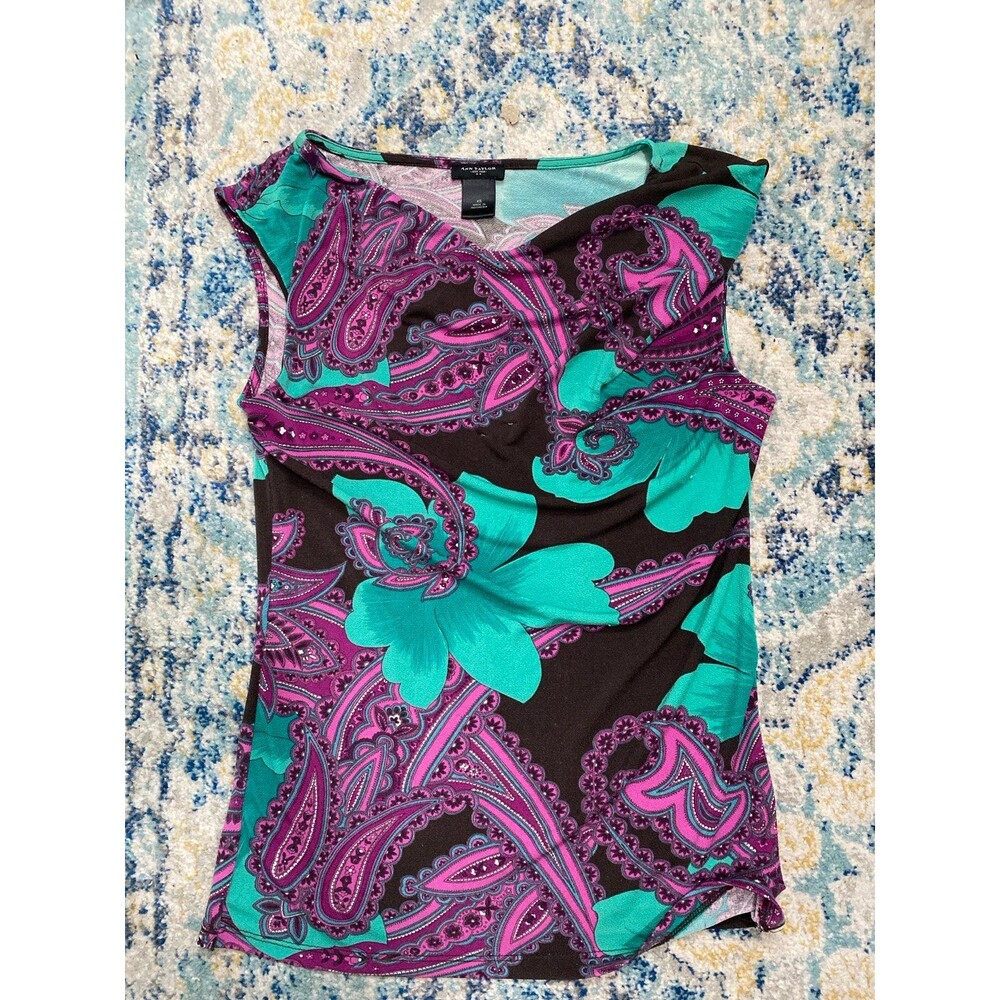 Sleeveless dress top